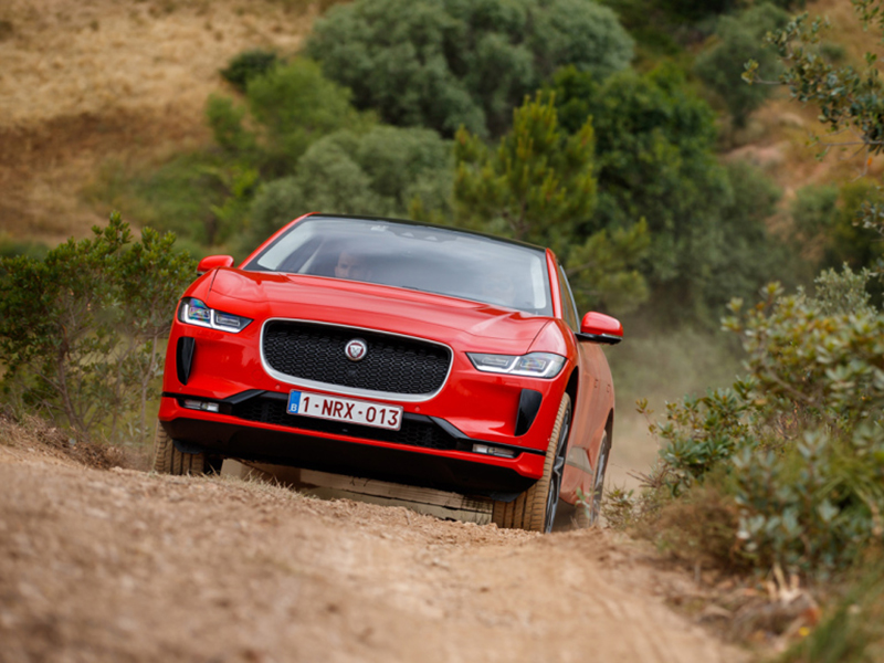 جاجوار آي بيس I-Pace تجعل للسيارات الكهربية بعدا جديدا